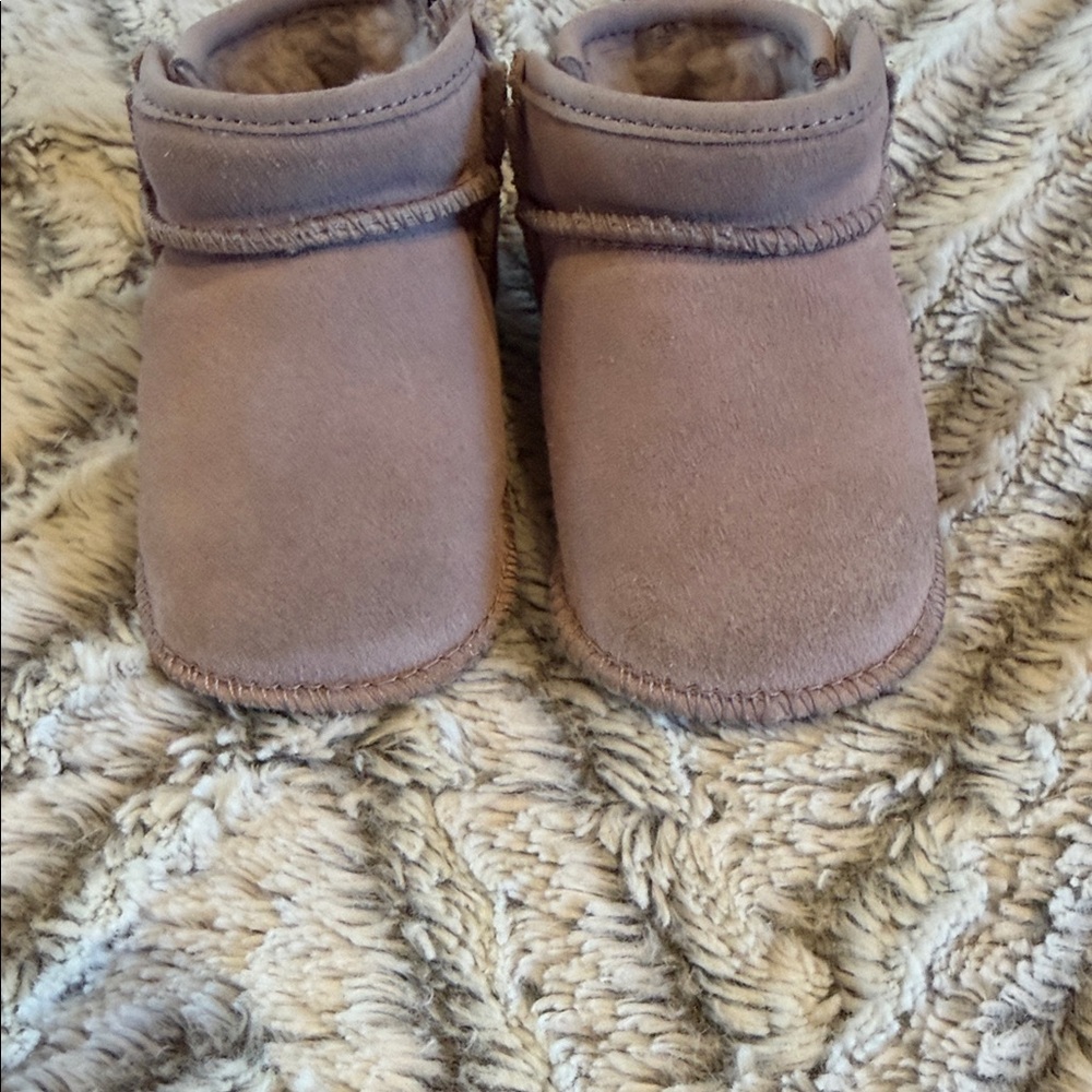 UGG Kids Boots: very light purple